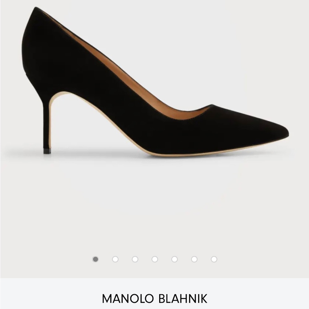 Manolo Blahnik Black Suede 70mm (2.5 inch) pointed toe Pump. Sz 7.5 or 38.5 Euro